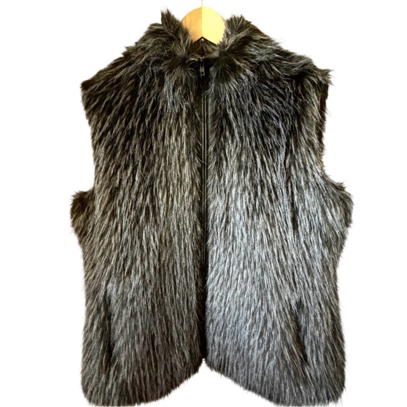 Pamela McCoy Collections Grey & Tan Faux Fur Vest W/ Genuine Leather Trim Sz M - Picture 1 of 4